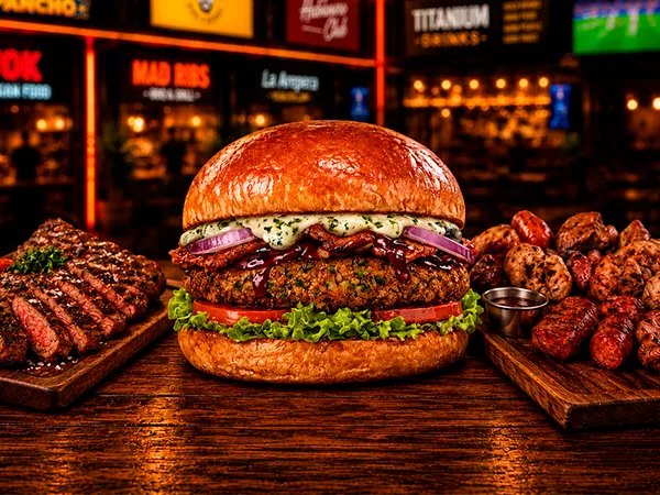 Hamburguesa artesanal y parrilla servidas en Titanium Arena