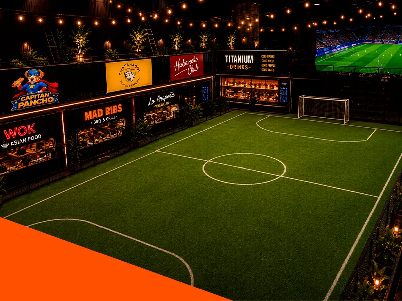 Cancha para jugar con amigos en Titanium Arena, Lambaré